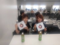 卒業生を連れて